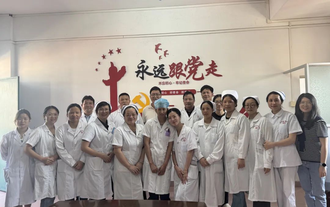 致敬白衣天使，守護(hù)人民健康——龍勝鎮(zhèn)開展護(hù)士節(jié)慰問活動